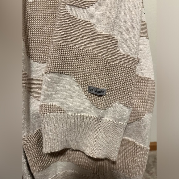 Columbia Women’s Cardigan Sweater - Size Large - Cream Camo - Picture 6 of 7